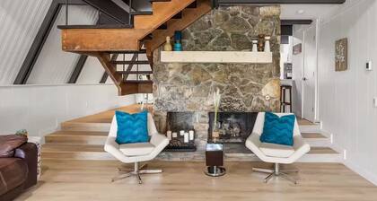 Pet-Friendly Lakehouse w/ Gameroom & Kayaks