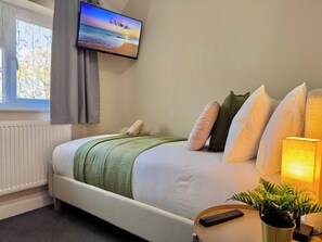 1 bedroom, WiFi, bed sheets