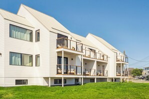Courtyard view - Offshore Residences (Montauk)