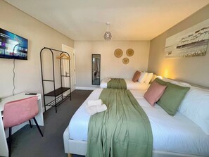 1 bedroom, iron/ironing board, Internet, bed sheets