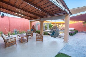 Outdoor dining - Escape to centennial La Paz (El Centenario)