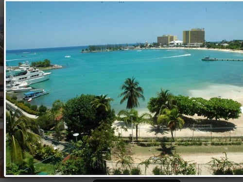 Lovely suite, nice view of beach, steps from beach, shopping, and entertainment