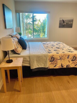 2 bedrooms, desk, iron/ironing board, WiFi