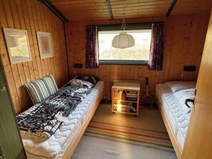 3 makuuhuonetta, silitysrauta/-lauta, ilmainen Wi-Fi