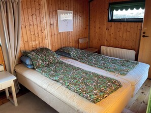 3 bedrooms, iron/ironing board, free WiFi