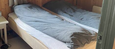 3 bedrooms, iron/ironing board, free WiFi