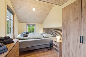 3 chambres, fer et planche à repasser, accès au Wi-Fi (inclus)