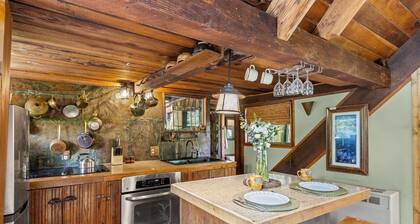 World Famous Rocky Mountain Treehouse | Hot Tub