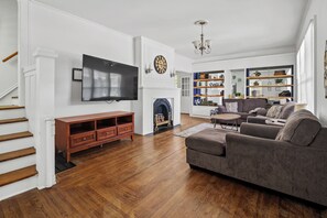 Smart TV, DVD player, books