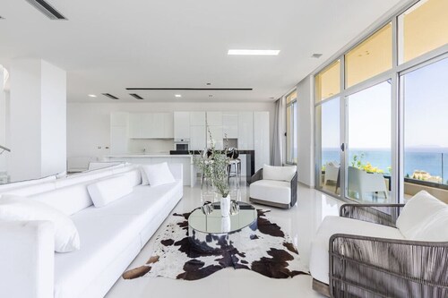 Villa Belle Azure by PikHost