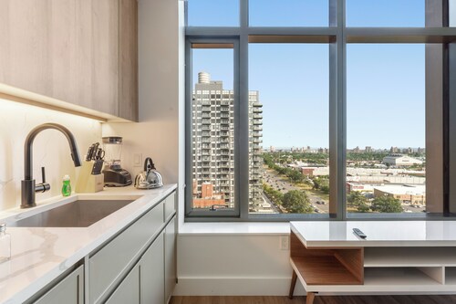 Cozy studio in amazing Brooklyn with WiFi, AC, fitness room