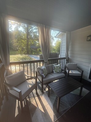 Property grounds - Relax at Cricket & Clover Retreat Near SU, LSU, Airport, Downtown, WiFi & AC (Baton Rouge)