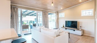 Pohutukawa Cottage - the perfect spot for a relaxing break on Waiheke Island