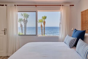 2 bedrooms, in-room safe, iron/ironing board, free WiFi