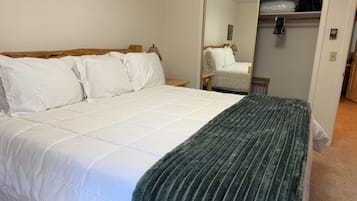 3 chambres, fer et planche à repasser, lit de bébé portatif
