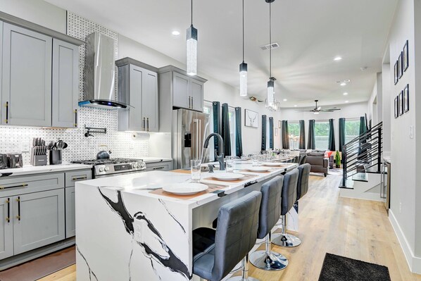 Microwave, oven, stovetop, dishwasher