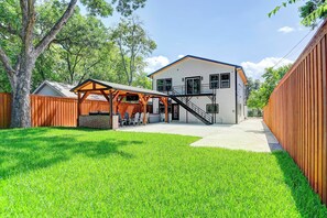 Exterior - Jonairs ,Stockyard Mini Hotel (Fort Worth)