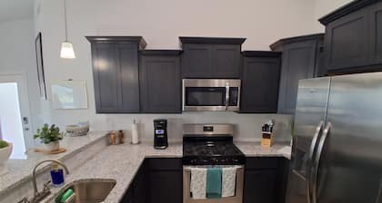 Spacious 4BR home in Santa Teresa with Wi-Fi, A/C, and comfort galore