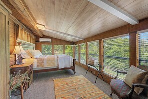 3 chambres, fer et planche à repasser, lit parapluie, Wi-Fi gratuit