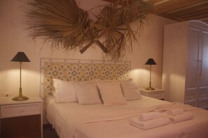 Luksus-dobbeltrom, terrasse, hageutsikt