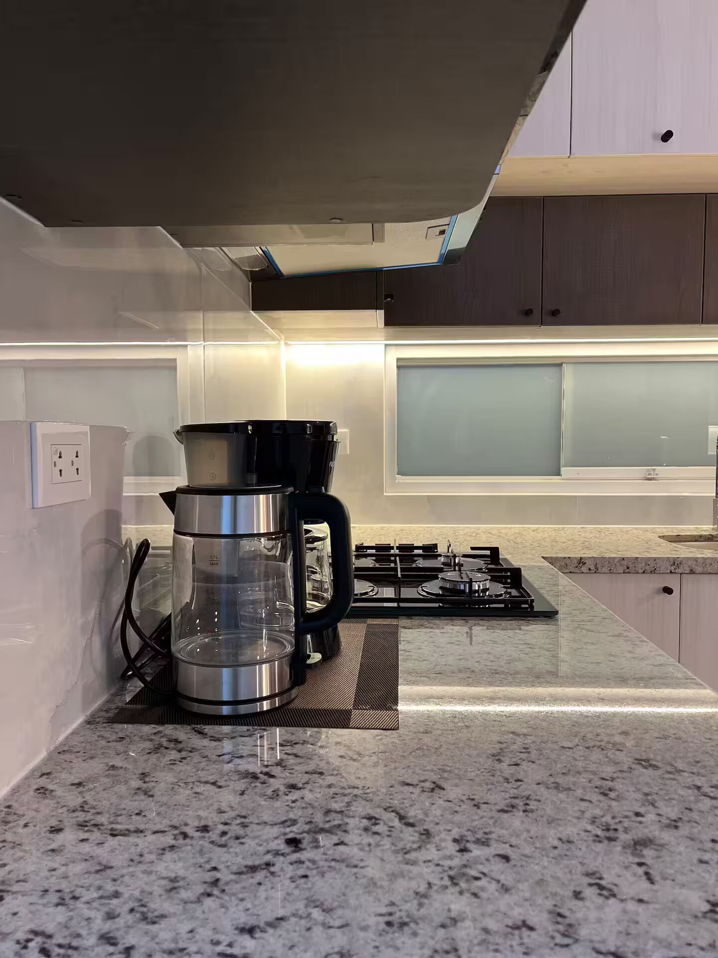 Micro-ondes, plaque de cuisson