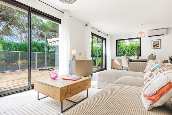 Smart TV, books, computer monitors, printers