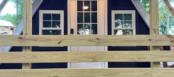 Cozy A-frame cabin just 1/4 mile from Lake Hartwell - perfect for anglers