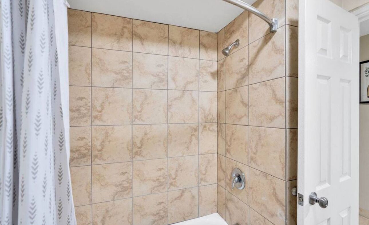 Towels, soap, shampoo, toilet paper