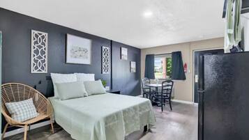 1 bedroom, free WiFi, bed sheets