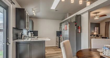 Peppertree Retreat only 3 miles toOU! . Book your OU event stay now!