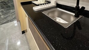 Apartment, 1 Bedroom, Accessible, Smoking | Interior - 204 Al-najeh JRE Apartments For Rent ave (Amman)