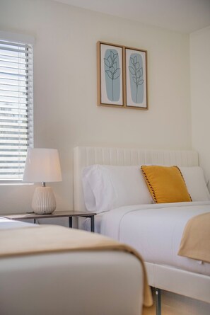 2 chambres, fer et planche à repasser, Wi-Fi, draps fournis