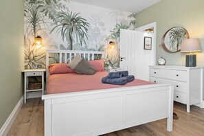 3 chambres, fer et planche à repasser, Wi-Fi, literie fournie