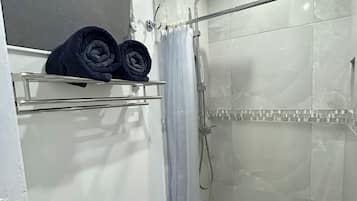 Hårtørrer, håndklæder, Sæbe, Shampoo
