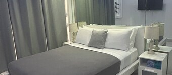 Cute Beach Studio, short walk to restaurants, bars, and casino.