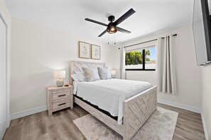 4 bedrooms, desk, iron/ironing board, travel cot