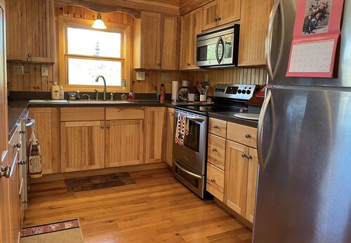 Lakefront 3 bed room property in Freedom, NH