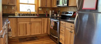 Lakefront 3 bed room property in Freedom, NH