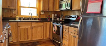 Lakefront 3 bed room property in Freedom, NH