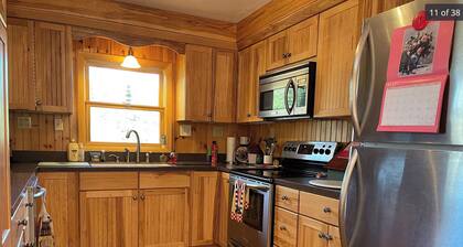 Lakefront 3 bed room property in Freedom, NH