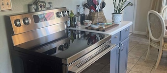 Charming 4-bedroom house with WiFi, AC in beautiful Great Falls