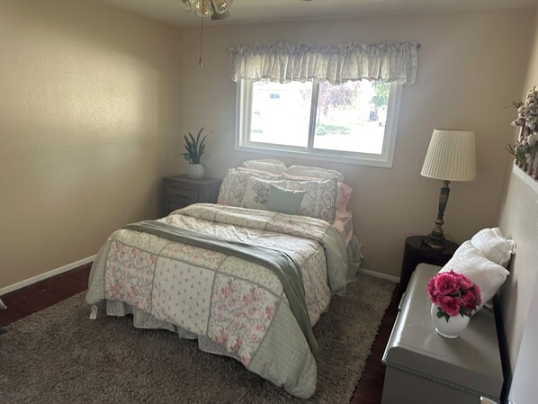 4 bedrooms, free WiFi, bed sheets