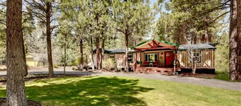 Sisters Forest Retreat • Hot Tub • Volleyball • Near Bend