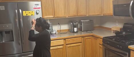 Microondas, parrilla de estufa y lavavajillas