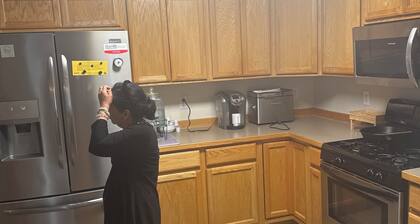 Angkla suits 4-bedroom house located in E.G with WiFi, washer, dryer and garage