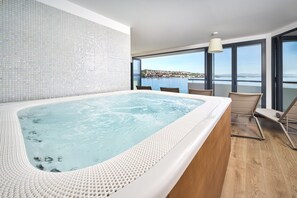 Mobile Home | Spa treatment