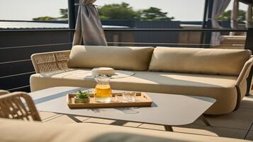 Mobile Home | Balcony