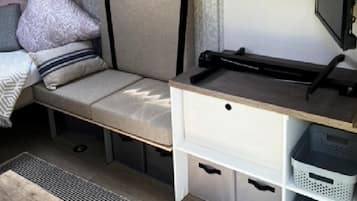 Mobile Home | Dining