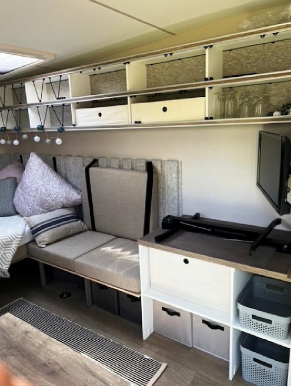 Mobile Home | Dining