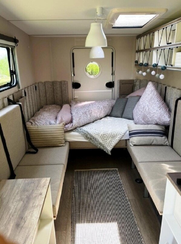 Mobile Home | 1 bedroom, individually furnished